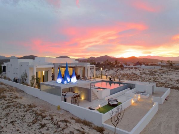 Luxury Beachfront 5 Bedroom Villa in Los Cabos