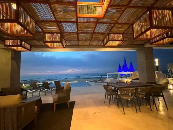 Luxury Beachfront 5 Bedroom Villa in Los Cabos