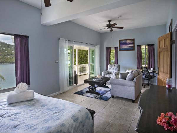 Spacious 4 Bedroom Vacation Rental with Amazing Views