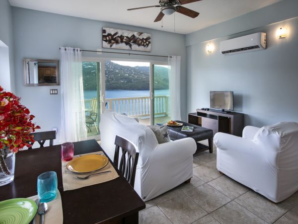 Spacious 4 Bedroom Vacation Rental with Amazing Views