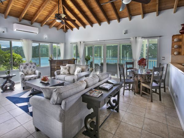 Spacious 4 Bedroom Vacation Rental with Amazing Views