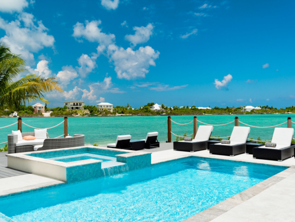 Luxury Vacation Rental with 4 Bedrooms in Turks and Caicos