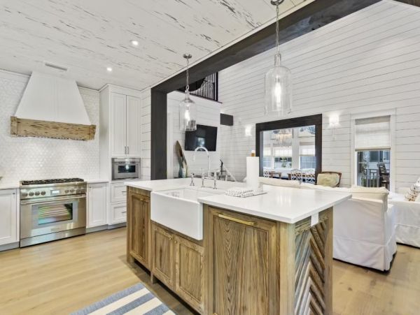 Inlet Beach Vacation Home Four Bedroom Walk to Beach