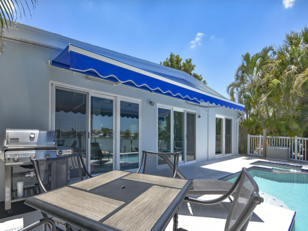 Waterfront Indian rocks Beach rental half mile to beach