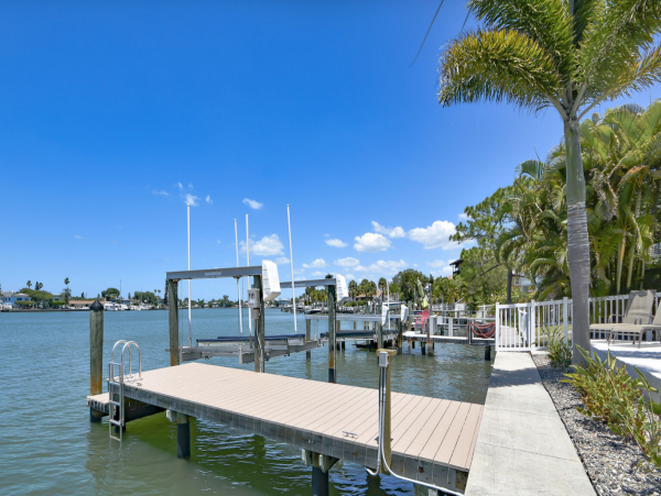 Waterfront Indian rocks Beach rental half mile to beach