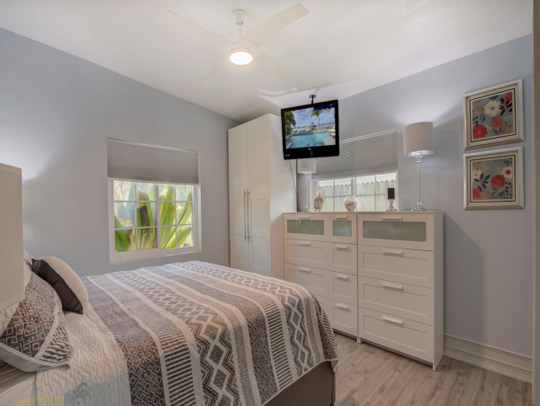 Waterfront Indian rocks Beach rental half mile to beach