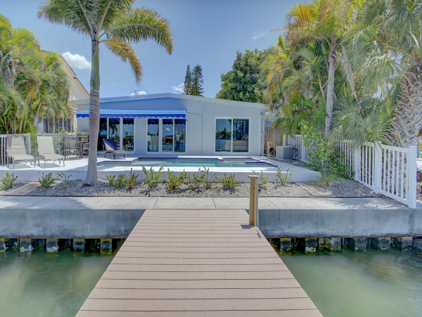 Waterfront Indian rocks Beach rental half mile to beach