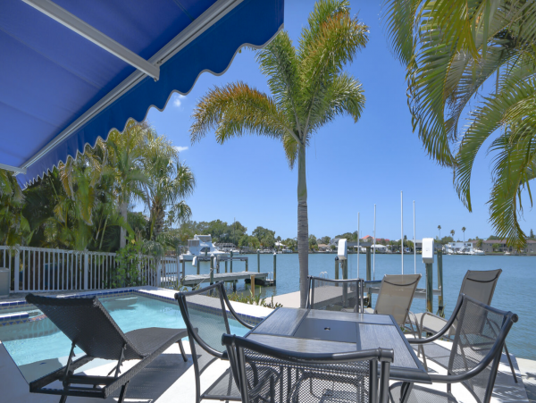 Waterfront Indian rocks Beach rental half mile to beach