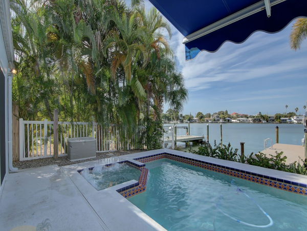 Waterfront Indian rocks Beach rental half mile to beach