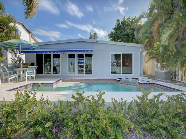 Waterfront Indian rocks Beach rental half mile to beach