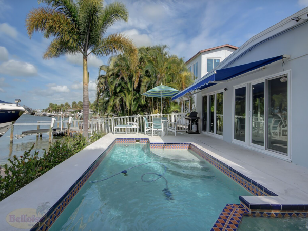 Waterfront Indian rocks Beach rental half mile to beach