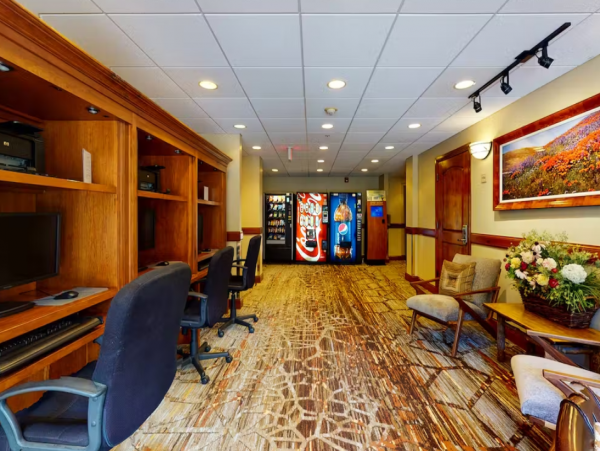 Vail Vacation Condo Ski in Ski out 1 Bedroom Plus Loft