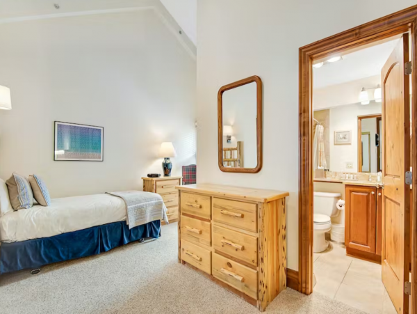 Vail Vacation Condo Ski in Ski out 1 Bedroom Plus Loft