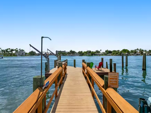 Fantastic Condo with outdoor pool and beach access