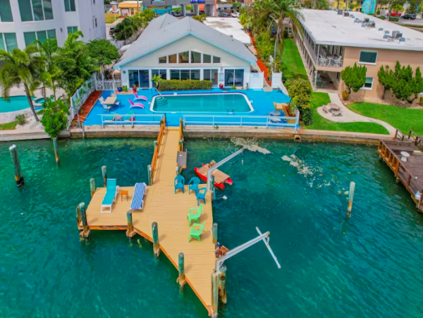 Fantastic Condo with outdoor pool and beach access