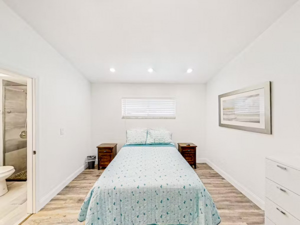 Bayfront Vacation Home with 3 Bedrooms in Treasure Island