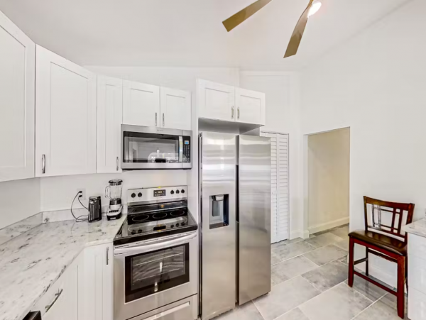 Bayfront Vacation Home with 3 Bedrooms in Treasure Island