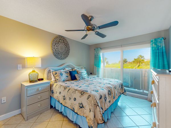 Near the Beach One Bedroom Vacation Rental Condo in Longboat Key.