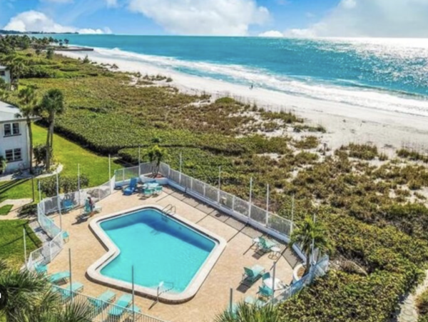 Near the Beach One Bedroom Vacation Rental Condo in Longboat Key.