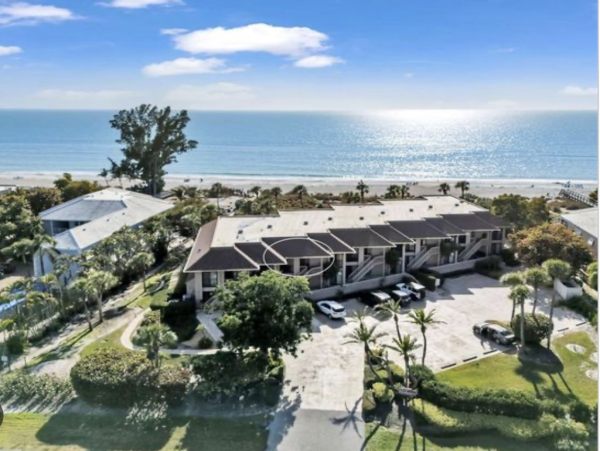 Near the Beach One Bedroom Vacation Rental Condo in Longboat Key.