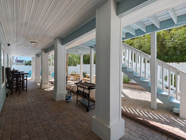 Your Pathway Leads you to the Beach 100 Yards Away!