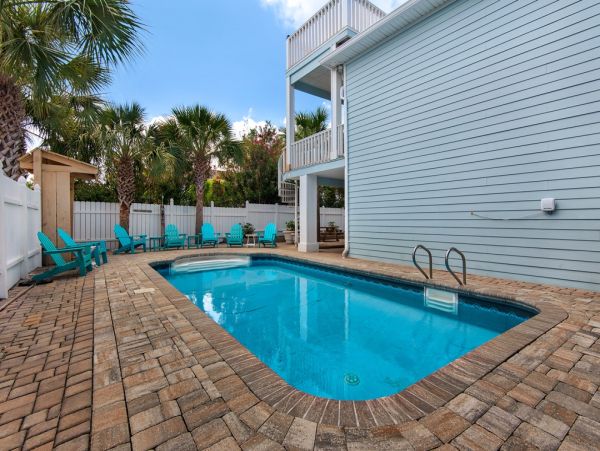 Your Pathway Leads you to the Beach 100 Yards Away!