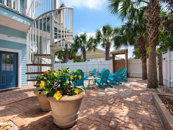 Your Pathway Leads you to the Beach 100 Yards Away!