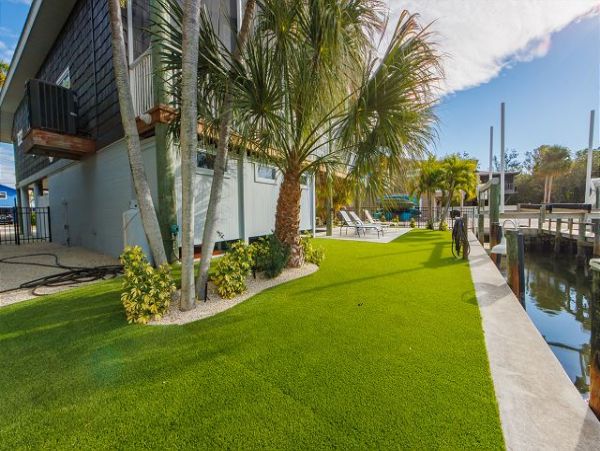 Four Bedroom Canalfront Vacation Rental in Anna Maria Island