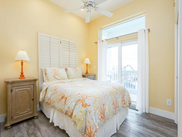 Pensacola Vacation Home Three Bedroom Walk to Beach