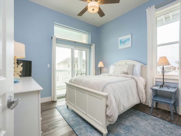Pensacola Vacation Home Three Bedroom Walk to Beach