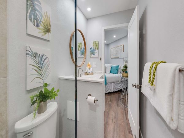 Beautiful One Bedroom Condo with Ocean View Sleeps 4 Guests