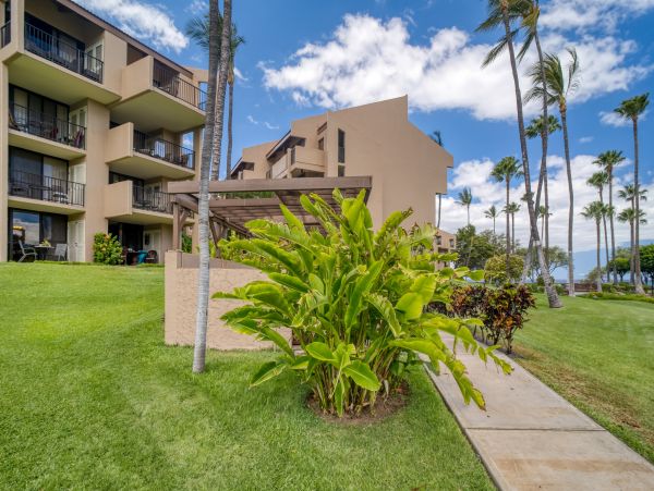 Kihei Vacation Condo One Bedroom Walk to Beach