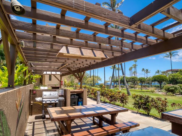 Kihei Vacation Condo One Bedroom Walk to Beach