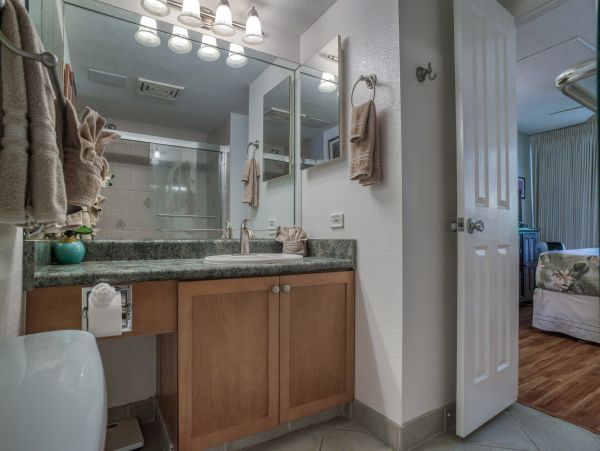 Kihei Vacation Condo One Bedroom Walk to Beach