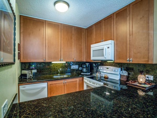 Kihei Vacation Condo One Bedroom Walk to Beach