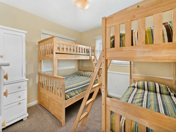 Beachfront Seven Bedroom Vacation Home in Hte Outer Banks