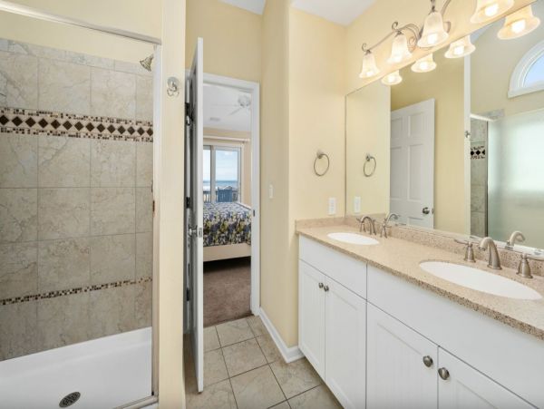 Beachfront Seven Bedroom Vacation Home in Hte Outer Banks