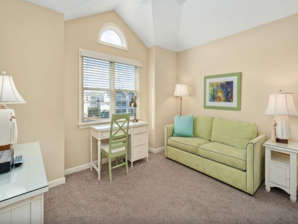 Beachfront Seven Bedroom Vacation Home in Hte Outer Banks