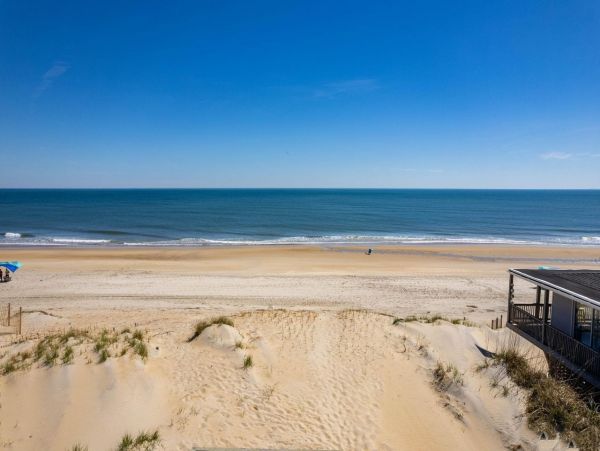Oceanfront Nags Head Vacation Home Eight Bedroom