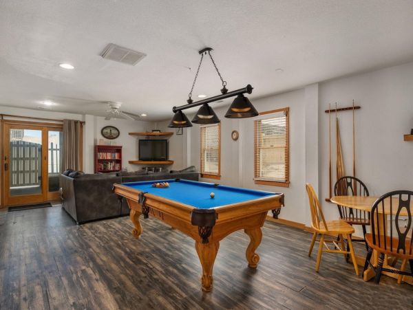Oceanfront Nags Head Vacation Home Eight Bedroom
