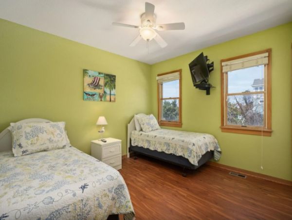Oceanfront Nags Head Vacation Home Eight Bedroom