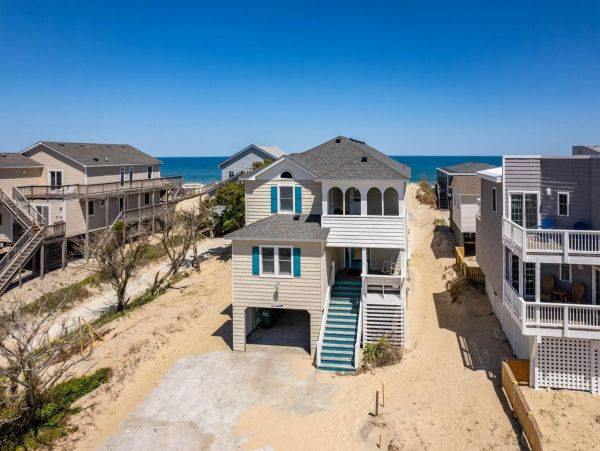 Oceanfront Nags Head Vacation Home Eight Bedroom