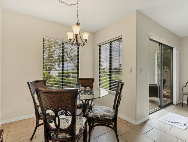Manasota Beach Lovely 2 Bedroom Vacation Condo