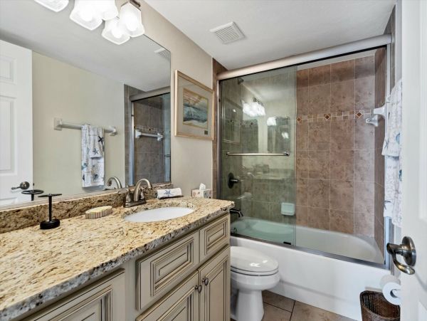 Manasota Beach Lovely 2 Bedroom Vacation Condo