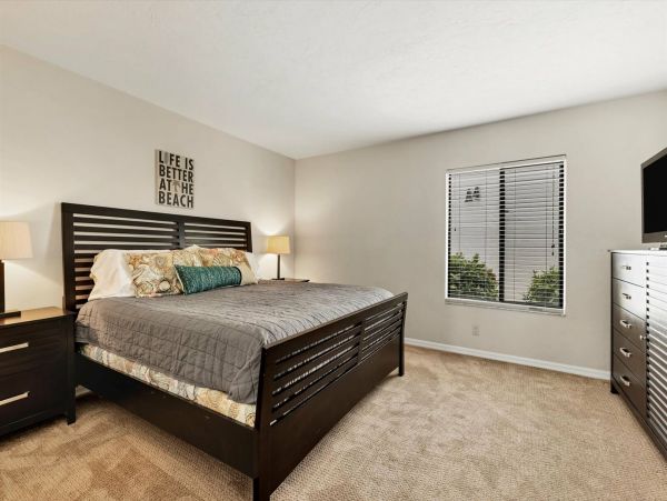 Manasota Beach Lovely 2 Bedroom Vacation Condo