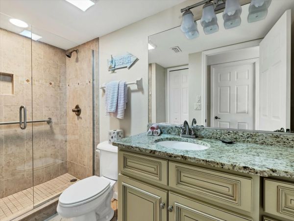 Manasota Beach Lovely 2 Bedroom Vacation Condo