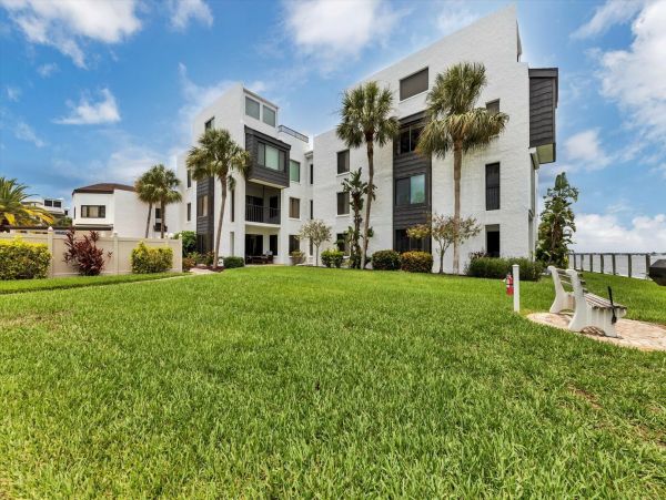 Manasota Beach Lovely 2 Bedroom Vacation Condo