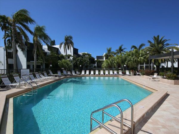 Manasota Beach Lovely 2 Bedroom Vacation Condo