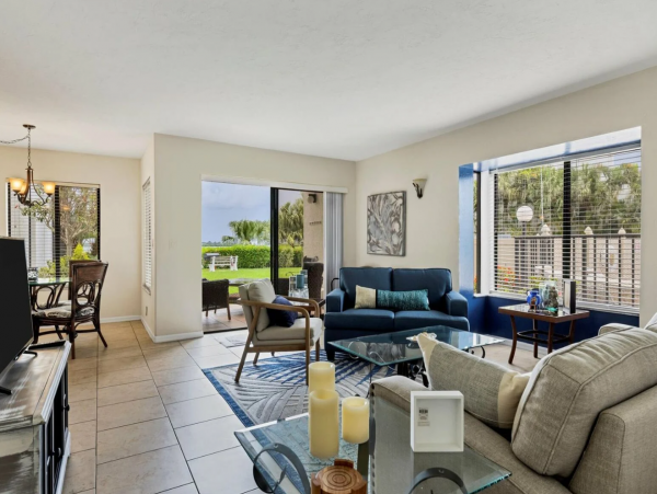 Manasota Beach Lovely 2 Bedroom Vacation Condo