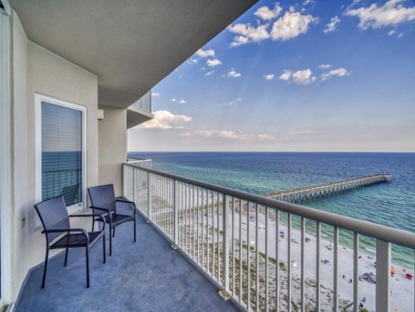Oceanfront Luxury Vacation Condo in Navarre Beach Sleeps 9